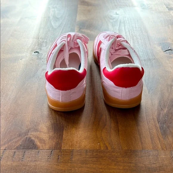 Madden Girl Giia Sneaker - Picture 4 of 7